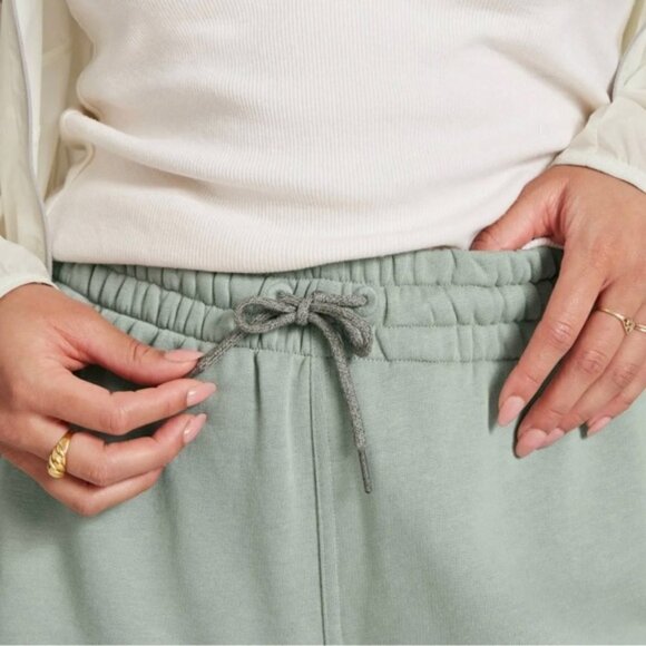 Allbirds Women's R&R Sweat Short Havy Pine Medium - Picture 2 of 7